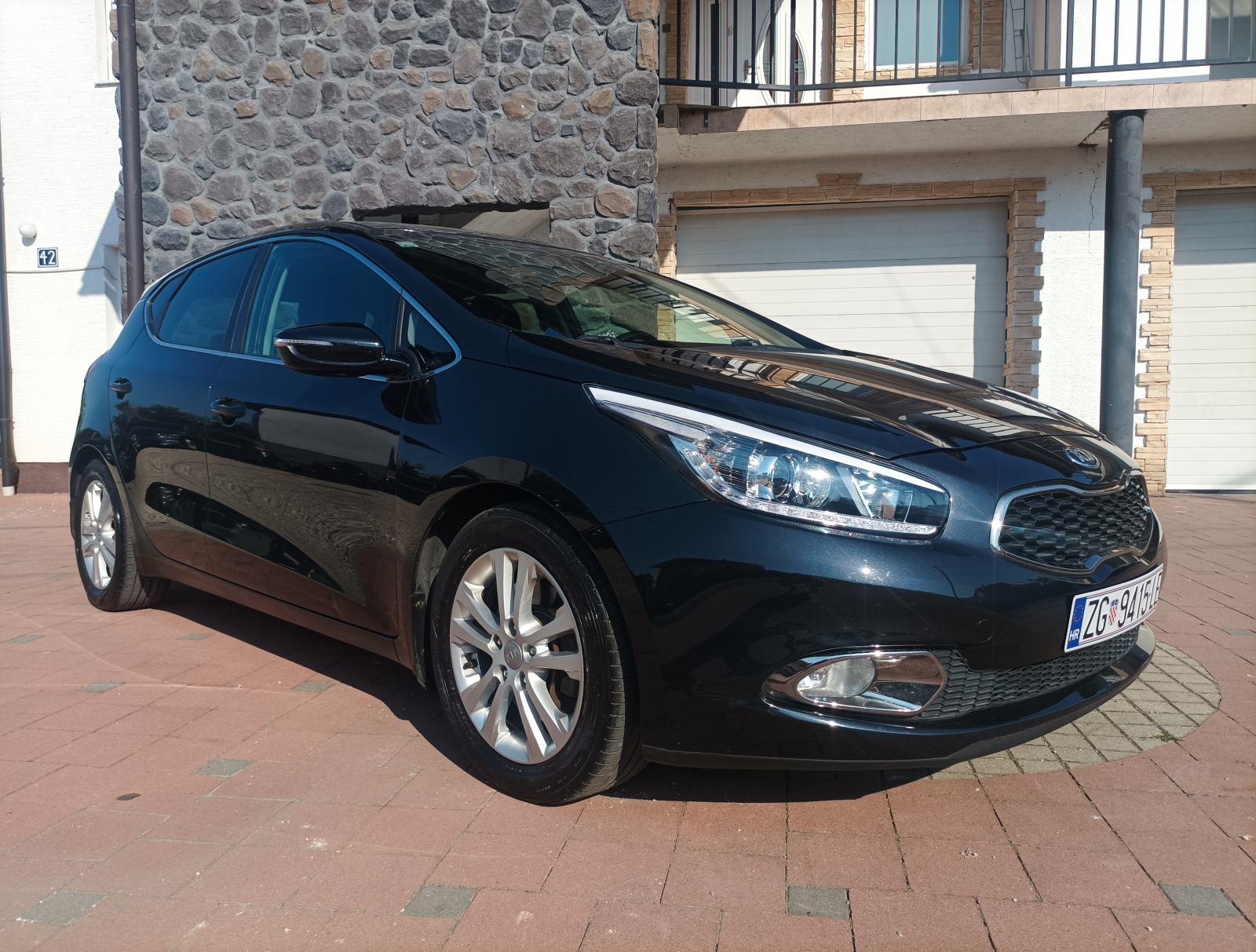 Kia Ceed 1.6 CRDi *CHAMPION*, 128 ks/6 brz., REG. GODINU DANA..., fotografija 3