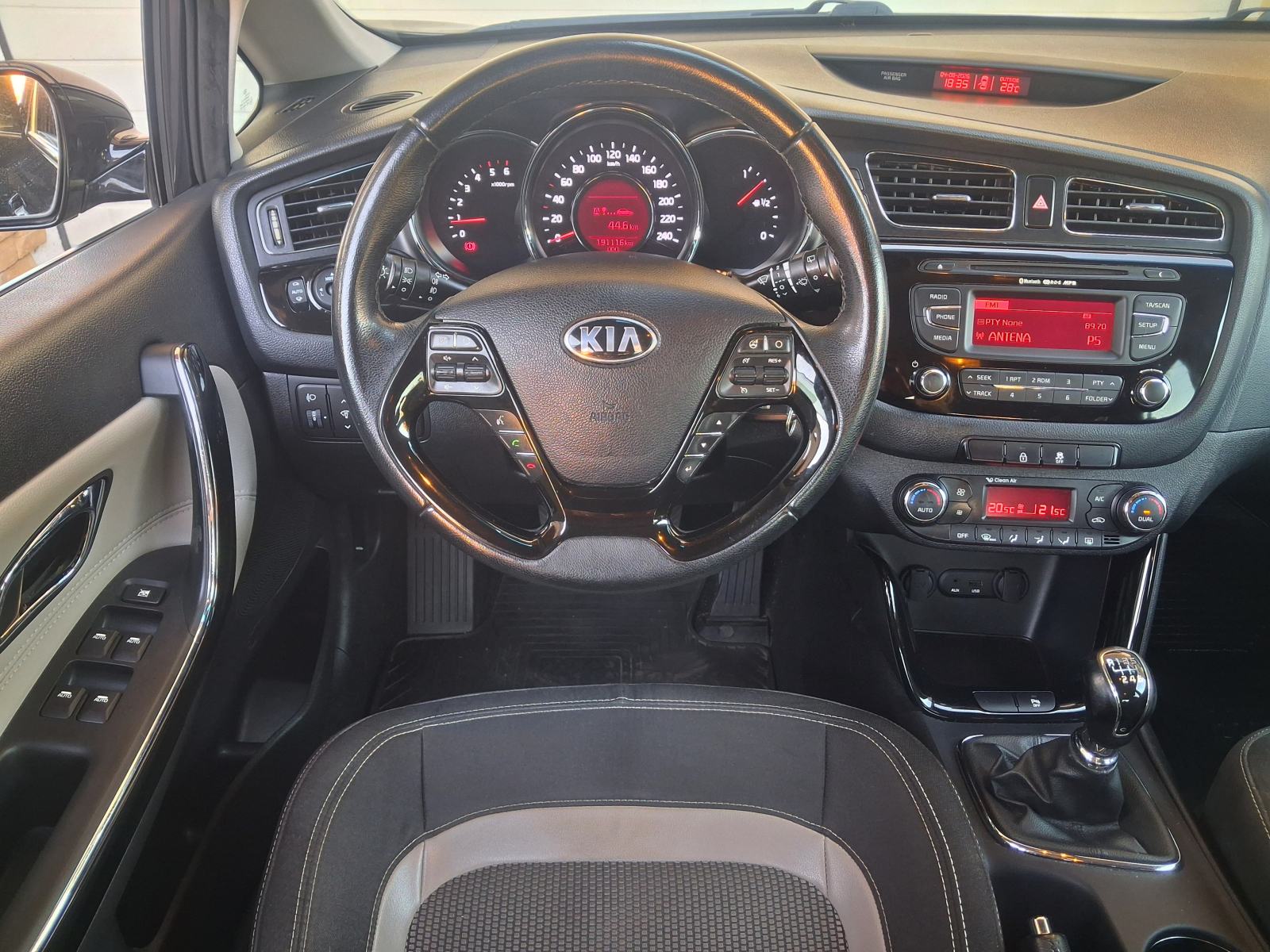 Kia Ceed 1.6 CRDi *CHAMPION*, 128 ks/6 brz., REG. GODINU DANA..., fotografija 8