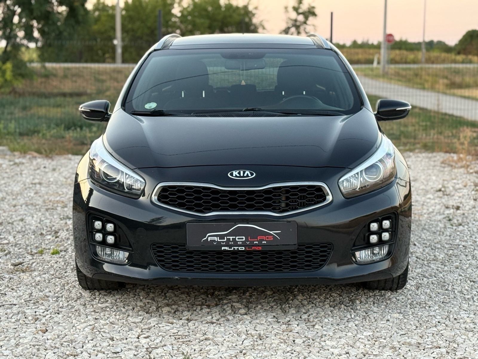 Kia Ceed 1,6 CRDi * GT LINE * AUTOMATIK * PANORAMA *, fotografija 2