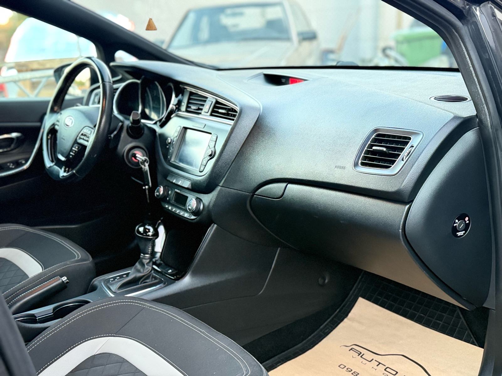 Kia Ceed 1,6 CRDi * GT LINE * AUTOMATIK * PANORAMA *, fotografija 11