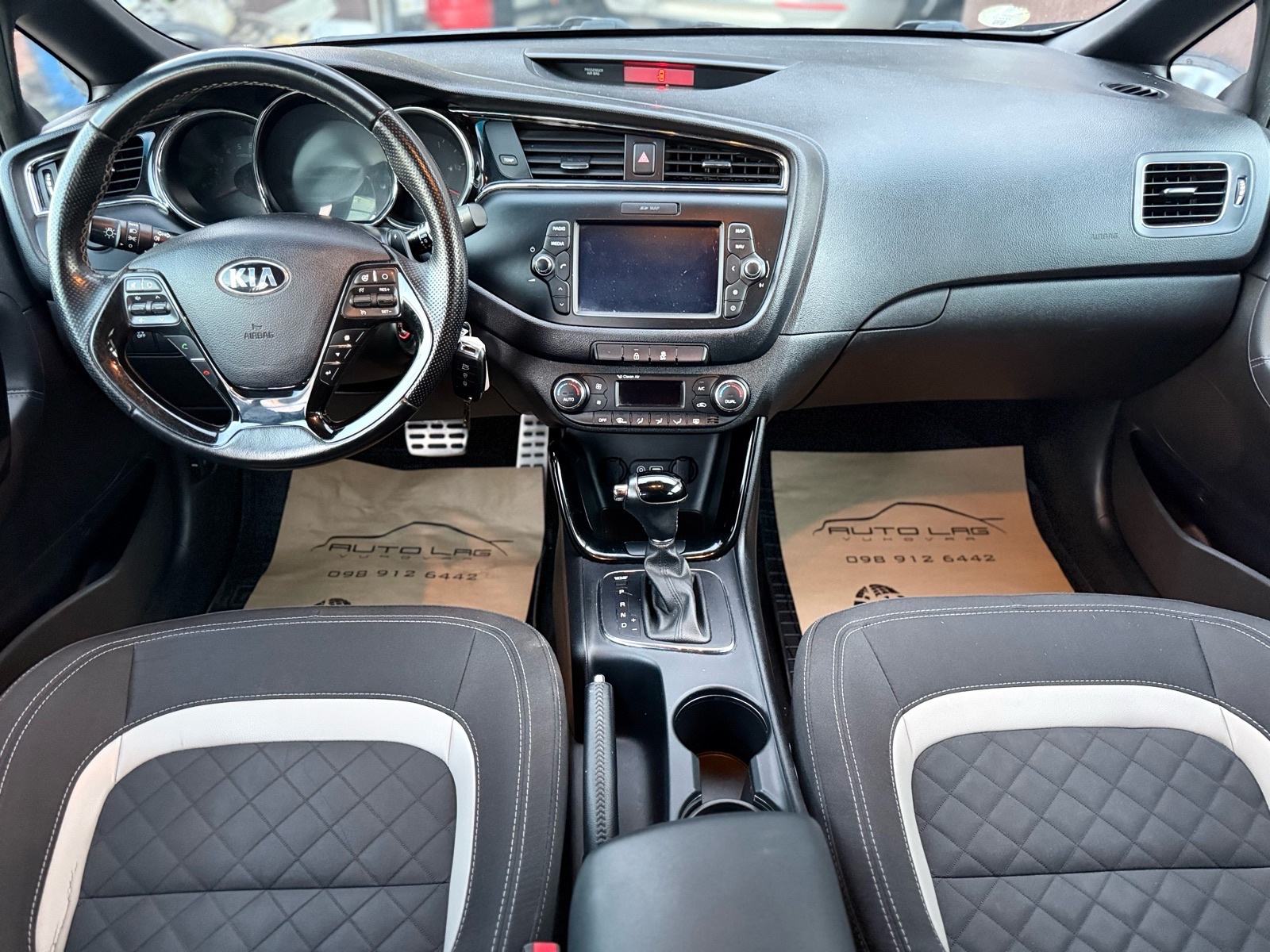 Kia Ceed 1,6 CRDi * GT LINE * AUTOMATIK * PANORAMA *, fotografija 9