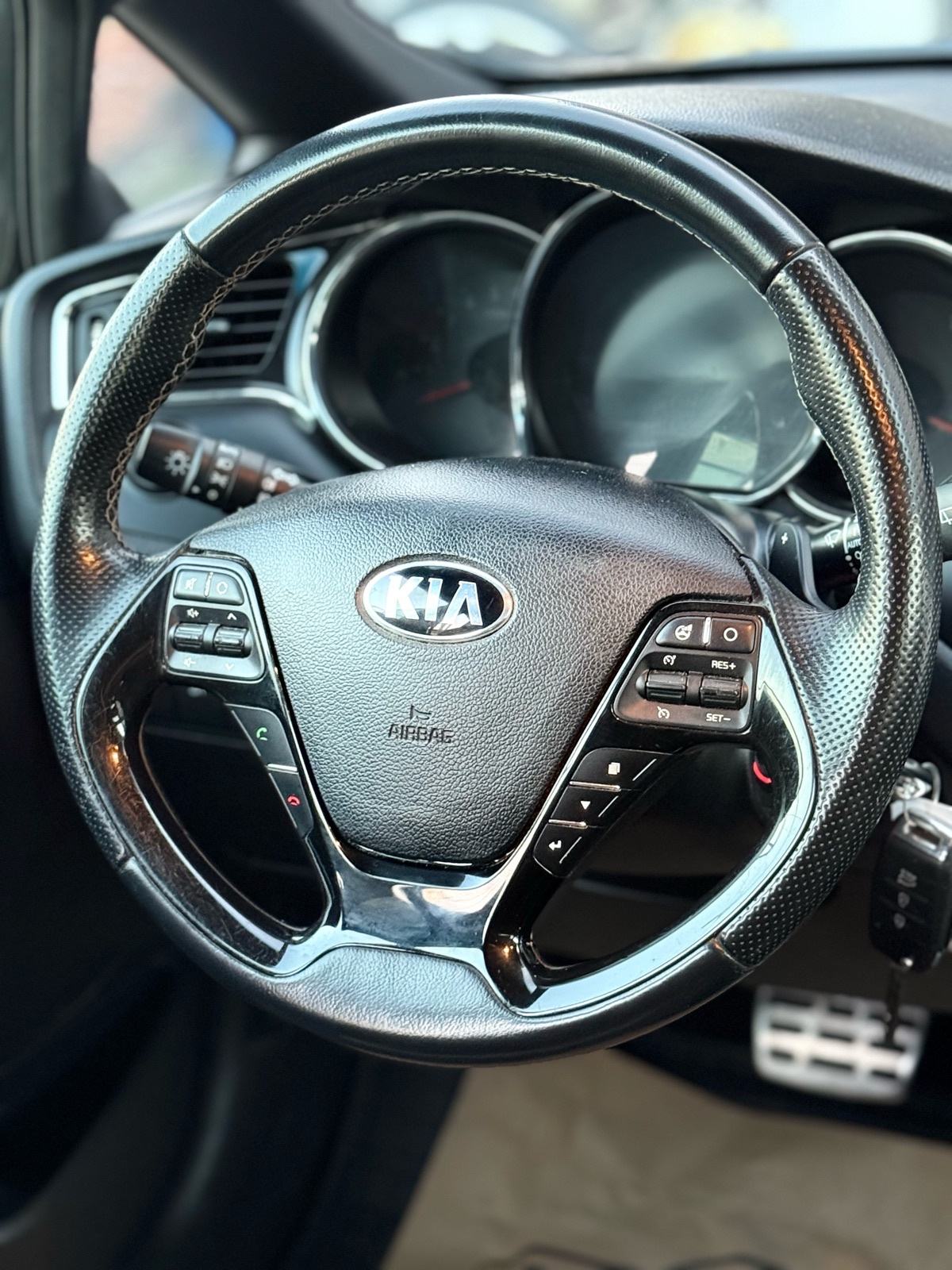 Kia Ceed 1,6 CRDi * GT LINE * AUTOMATIK * PANORAMA *, fotografija 13