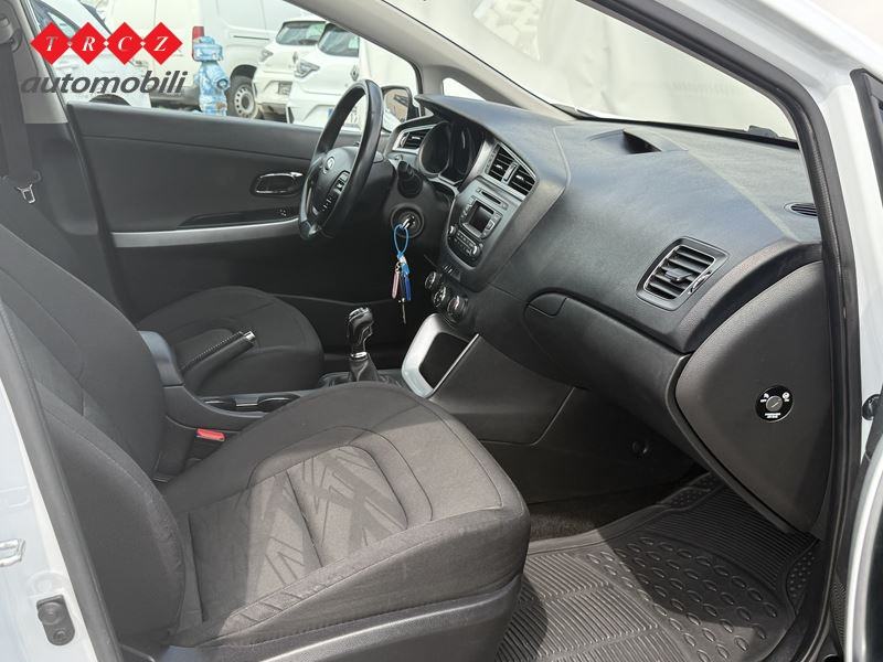 KIA CEED 1.6 CRDI LX URBAN PLUS, fotografija 6