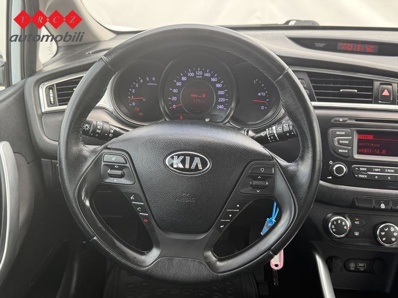 KIA CEED 1.6 CRDI LX URBAN PLUS, fotografija 9
