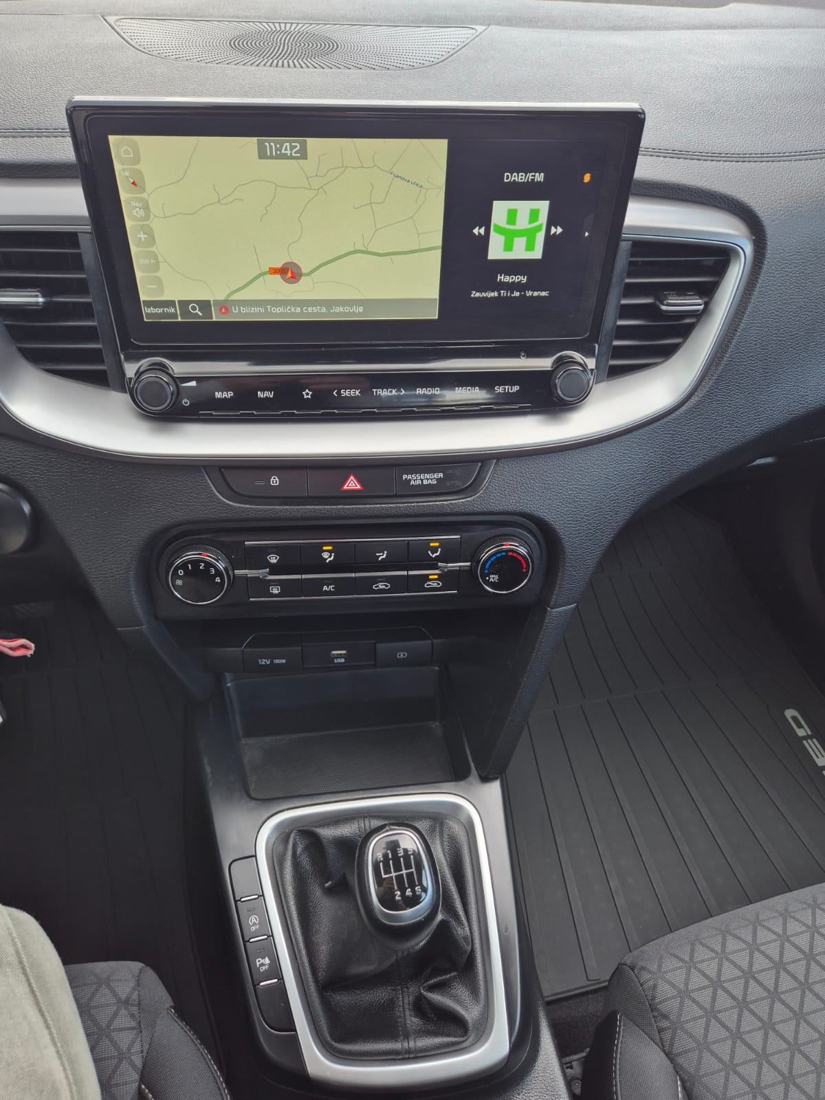 Kia Ceed 1.6 CRDI NAVIGACIJA *R.KAMERA*LED*START STOP*, fotografija 13