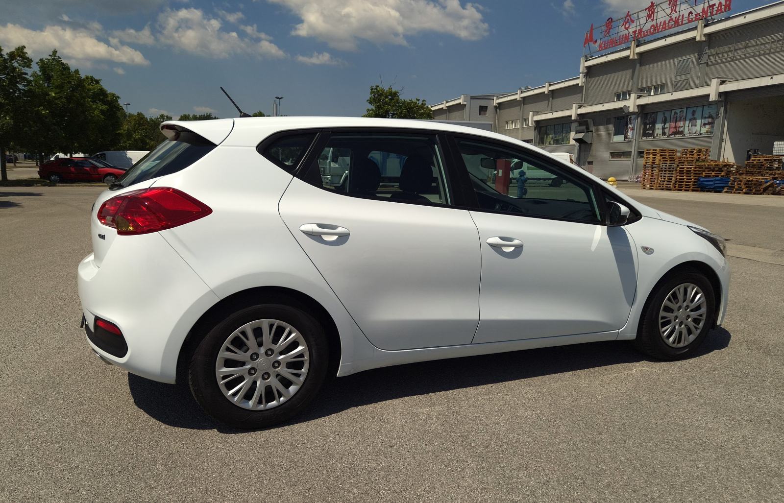 Kia Ceed 1,6 CRDi****reg. 5/2027.g***ODLIČAN***, fotografija 8