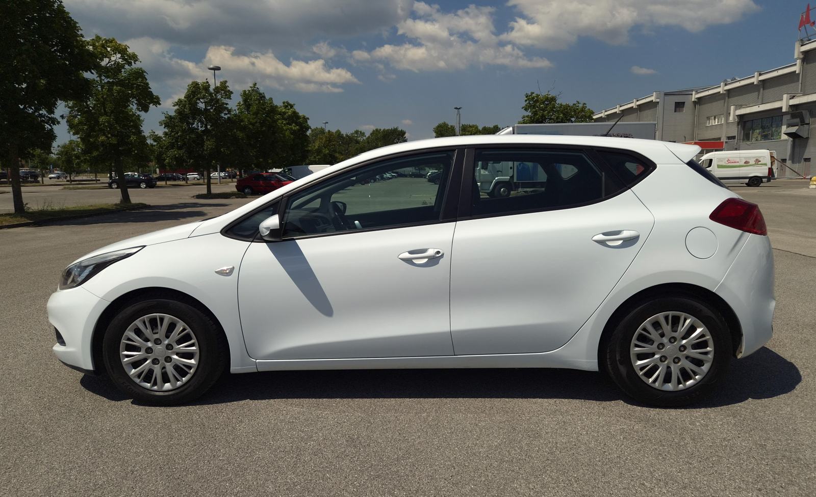 Kia Ceed 1,6 CRDi****reg. 5/2027.g***ODLIČAN***, pogled izvana - slika 4