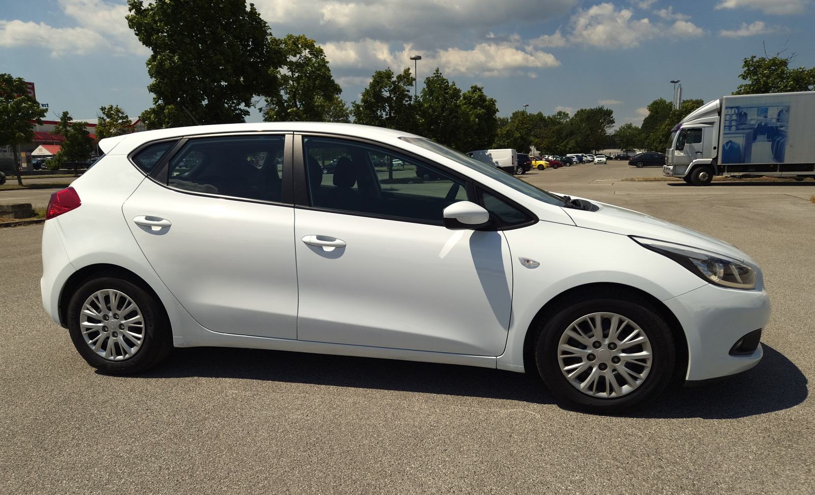 Kia Ceed 1,6 CRDi****reg. 5/2027.g***ODLIČAN***, fotografija 9