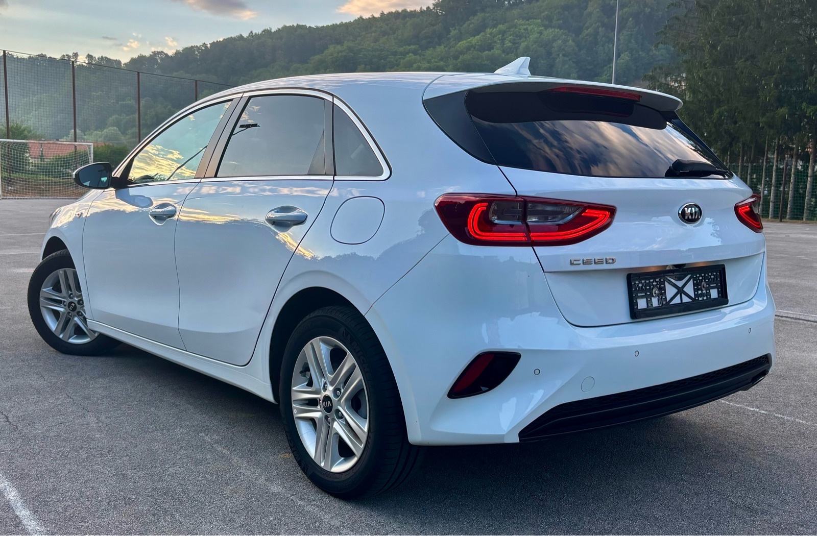 Kia Ceed 1.6 crdi Vision, Navi, Kamera, Full Led..REG. GODINU DANA!!!, pogled izvana - slika 3
