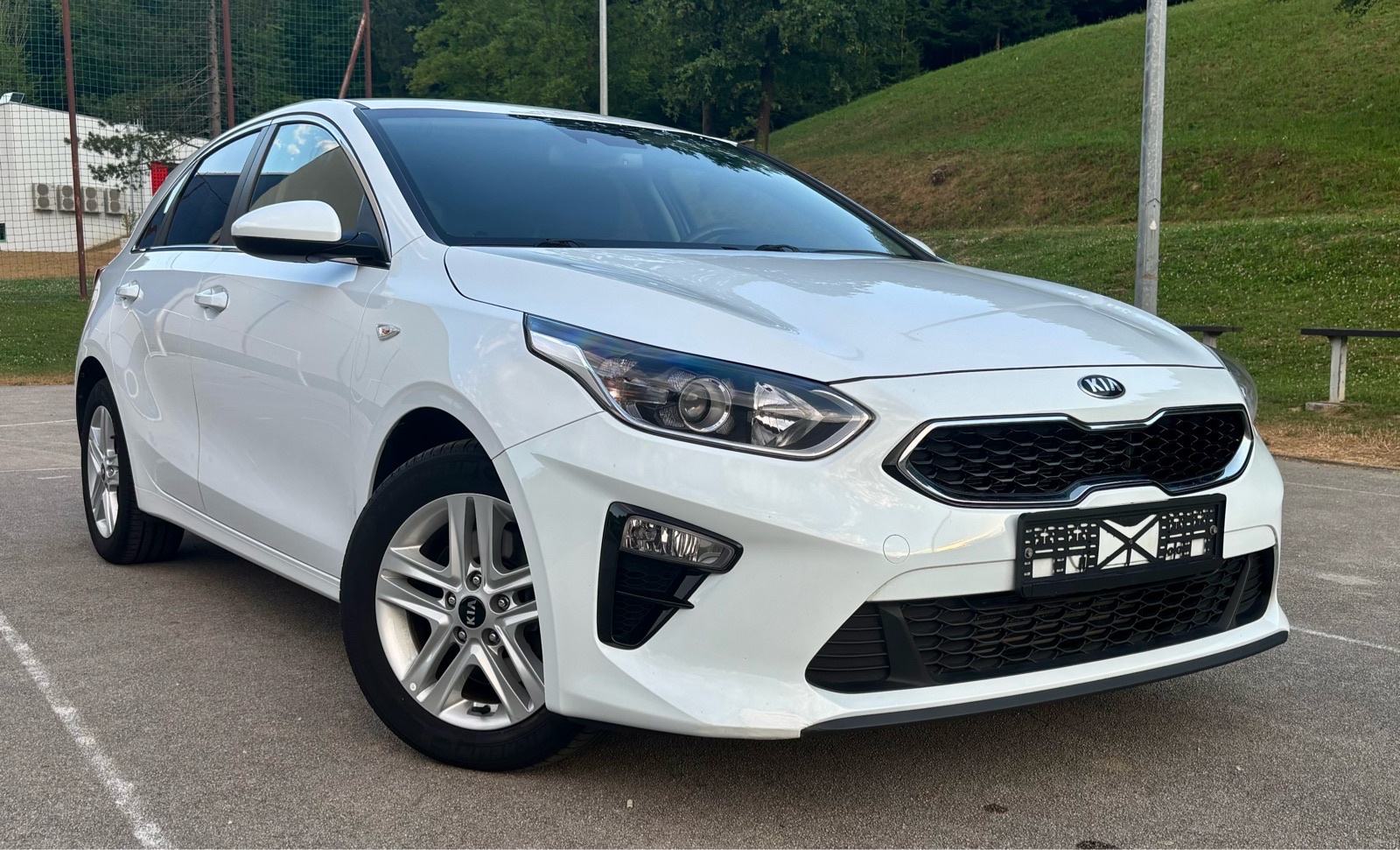 Kia Ceed 1.6 crdi Vision, Navi, Kamera, Full Led..REG. GODINU DANA!!!, pogled izvana - slika 2