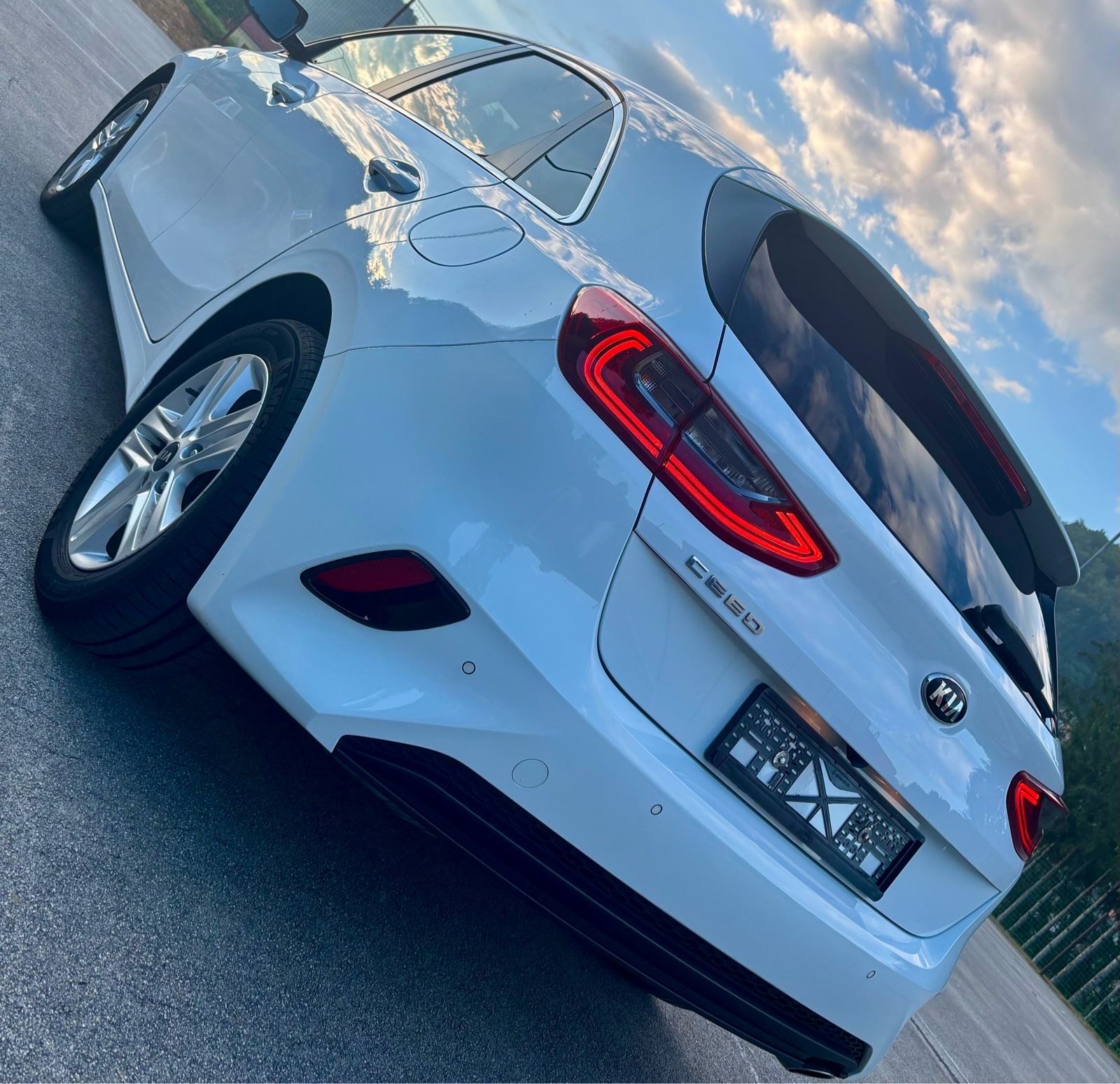 Kia Ceed 1.6 crdi Vision, Navi, Kamera, Full Led..REG. GODINU DANA!!!, pogled izvana - slika 5