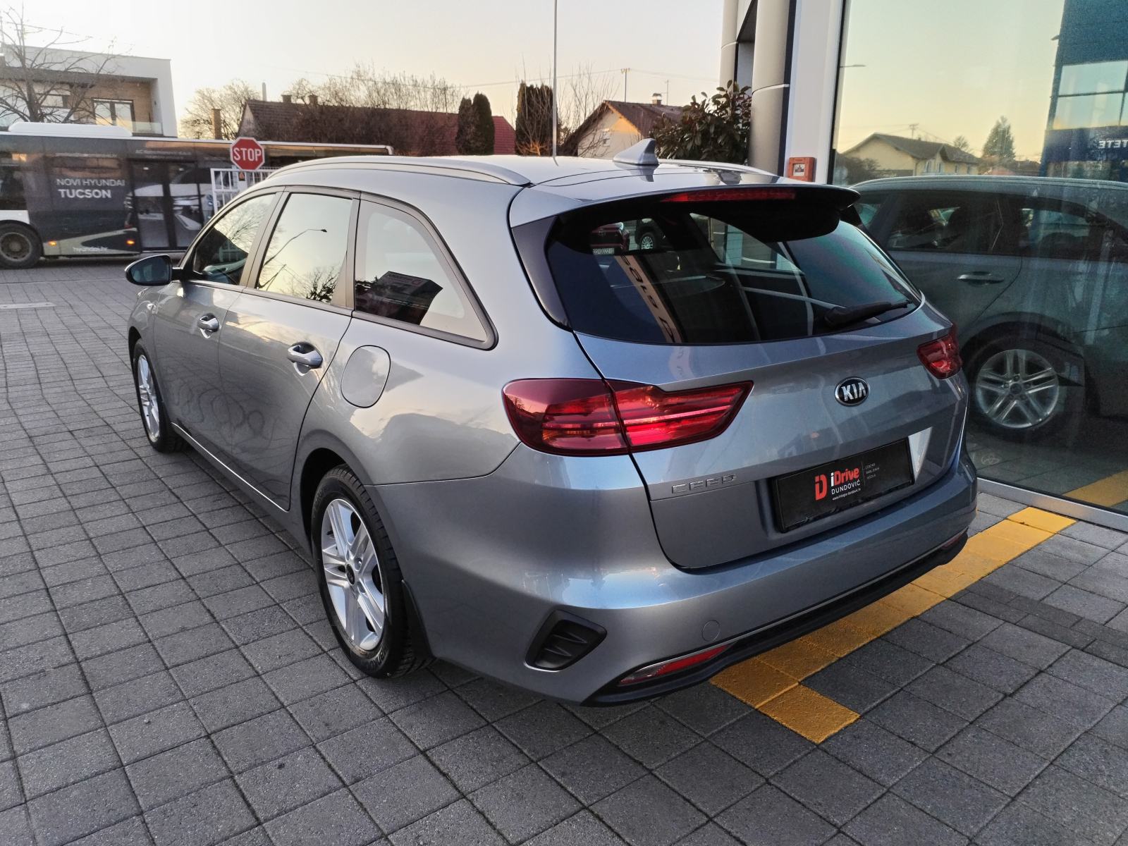 Kia Ceed (cee'd) SW 1,0 T-GDI, GARANCIJA 1 GOD., TOP STANJE, KAMERA, fotografija 6