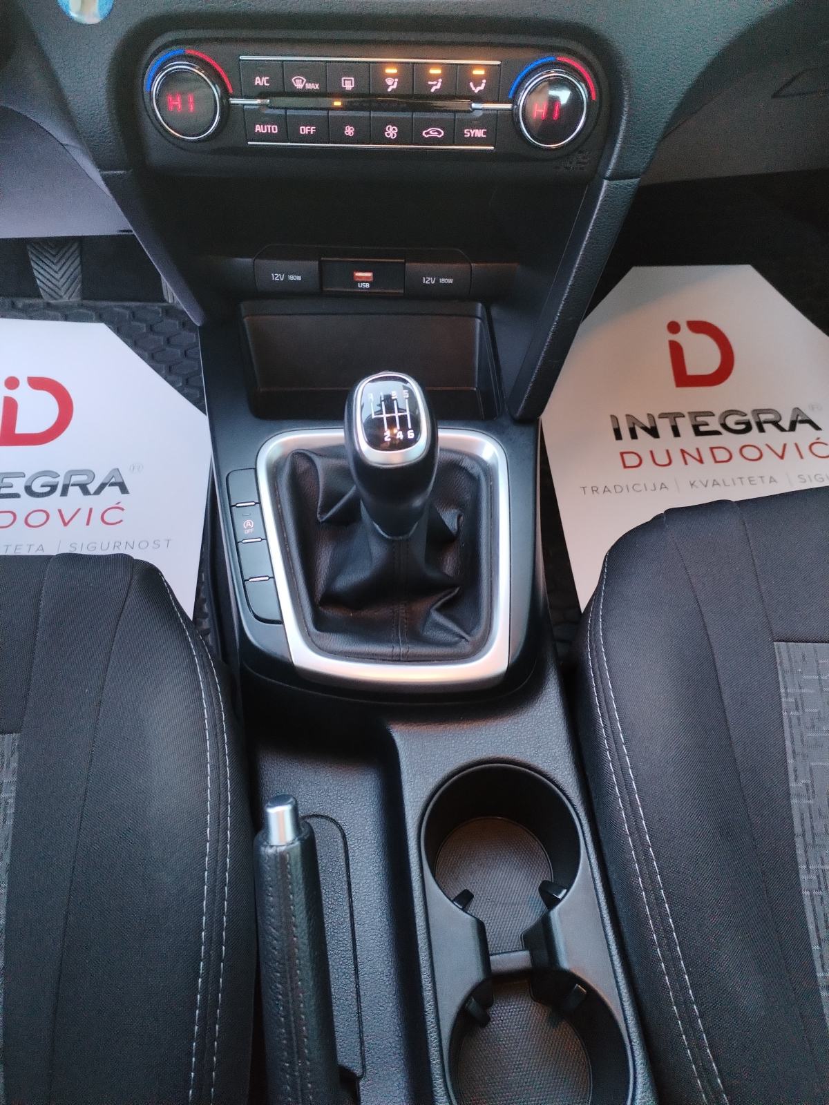 Kia Ceed (cee'd) SW 1,0 T-GDI, GARANCIJA 1 GOD., TOP STANJE, KAMERA, fotografija 14
