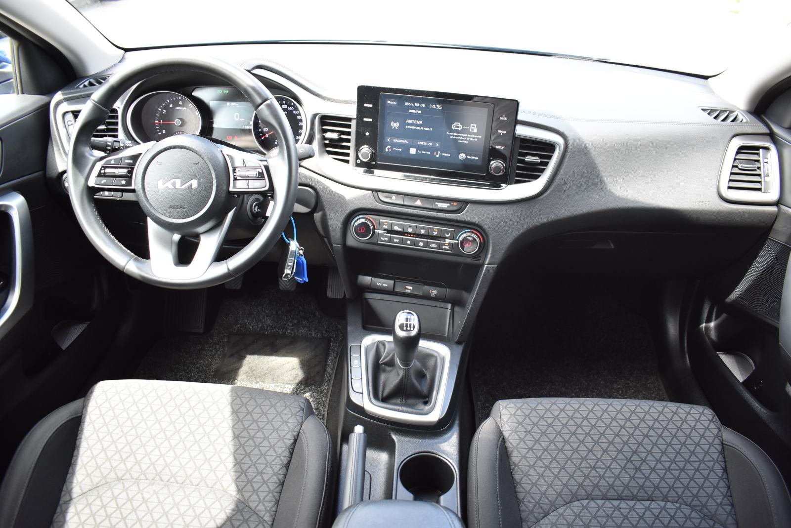 Kia Ceed (cee'd) 1,0 T-GDI LP ISG LX CHAMPION M/T, fotografija 17