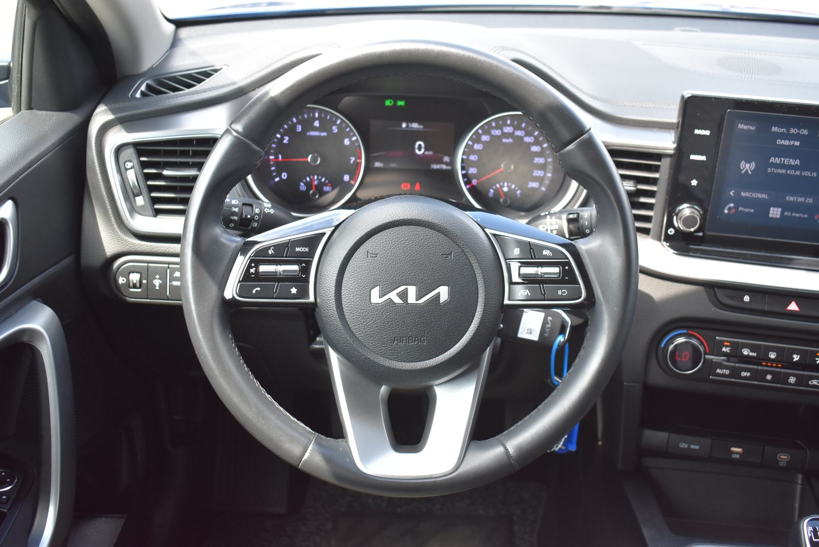 Kia Ceed (cee'd) 1,0 T-GDI LP ISG LX CHAMPION M/T, fotografija 18