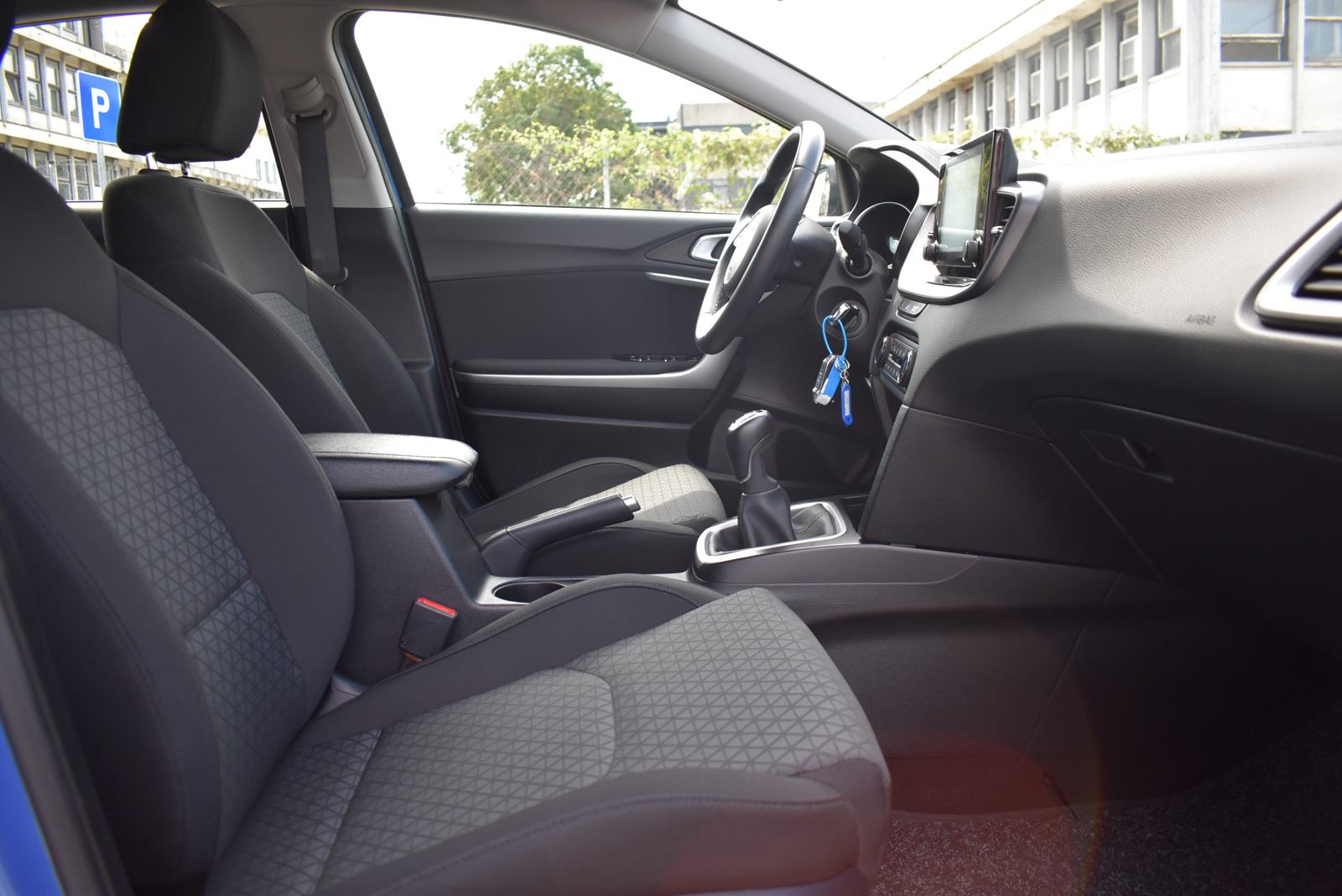 Kia Ceed (cee'd) 1,0 T-GDI LP ISG LX CHAMPION M/T, fotografija 13
