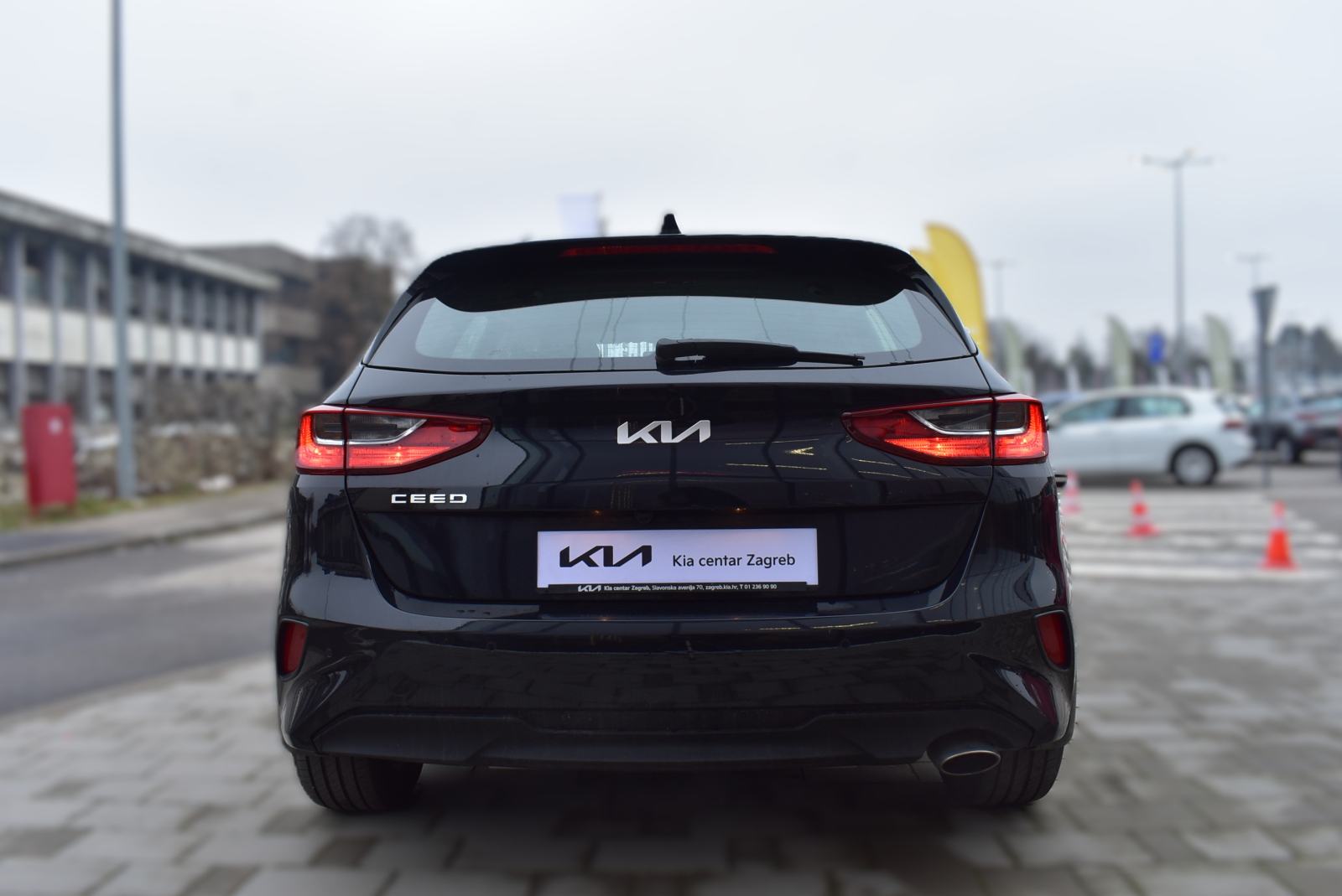Kia Ceed (cee'd) 1,0 T-GDI LP ISG LX CHAMPION+ M/T MRV, fotografija 6