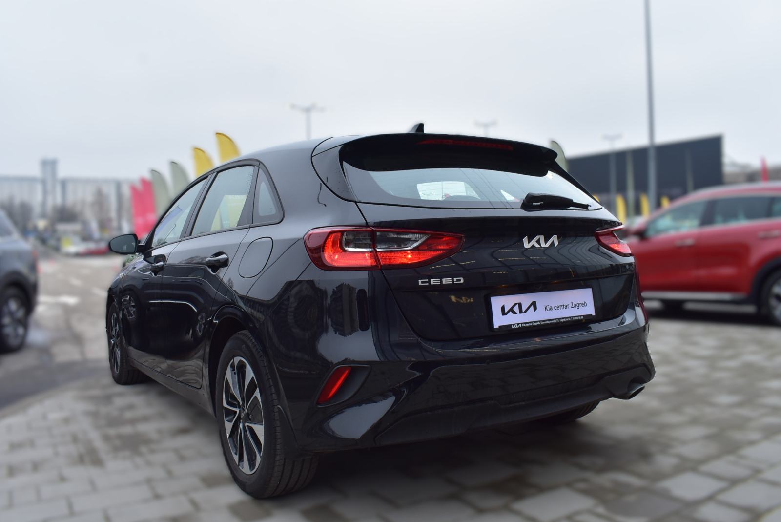 Kia Ceed (cee'd) 1,0 T-GDI LP ISG LX CHAMPION+ M/T MRV, fotografija 7