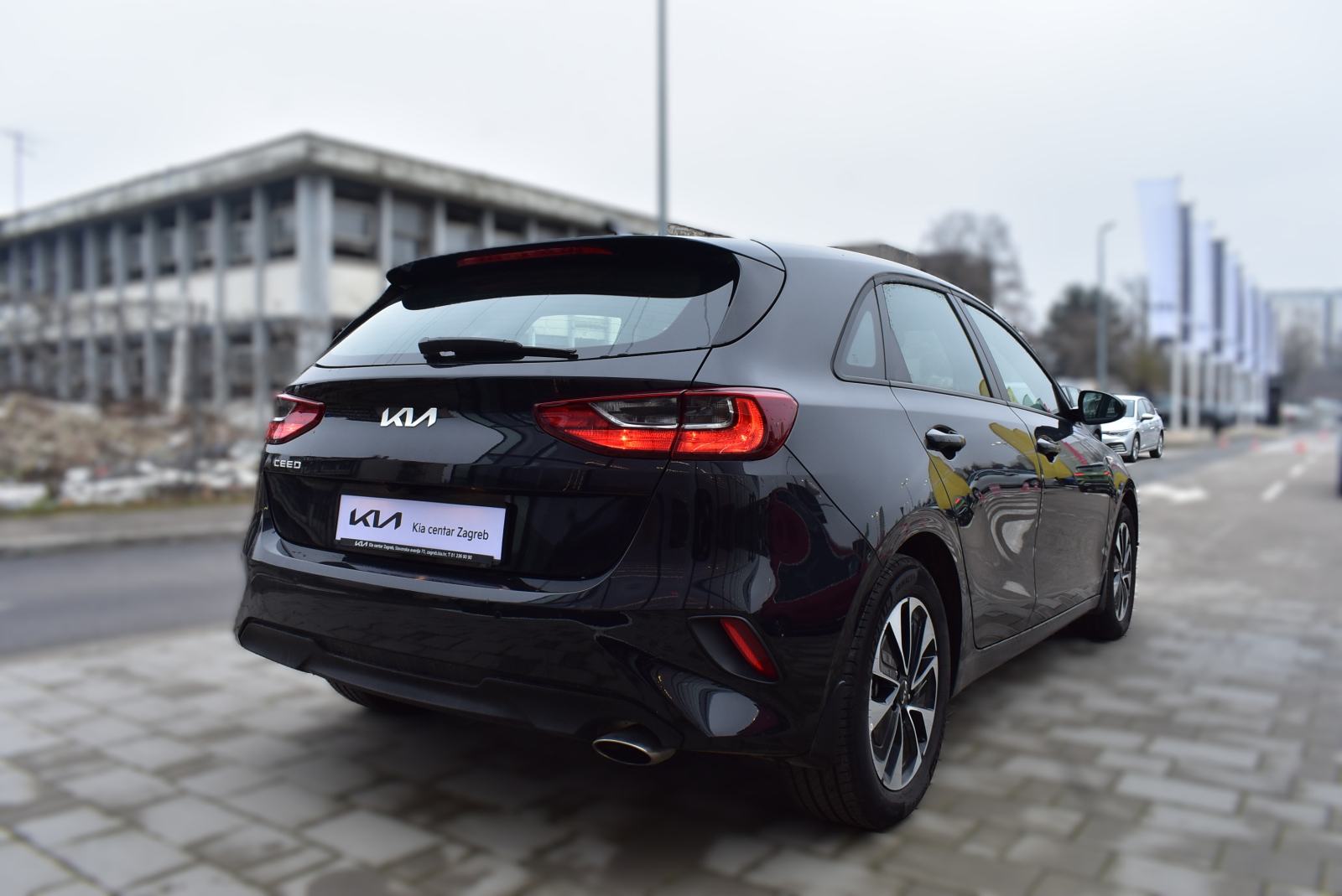 Kia Ceed (cee'd) 1,0 T-GDI LP ISG LX CHAMPION+ M/T MRV, fotografija 5