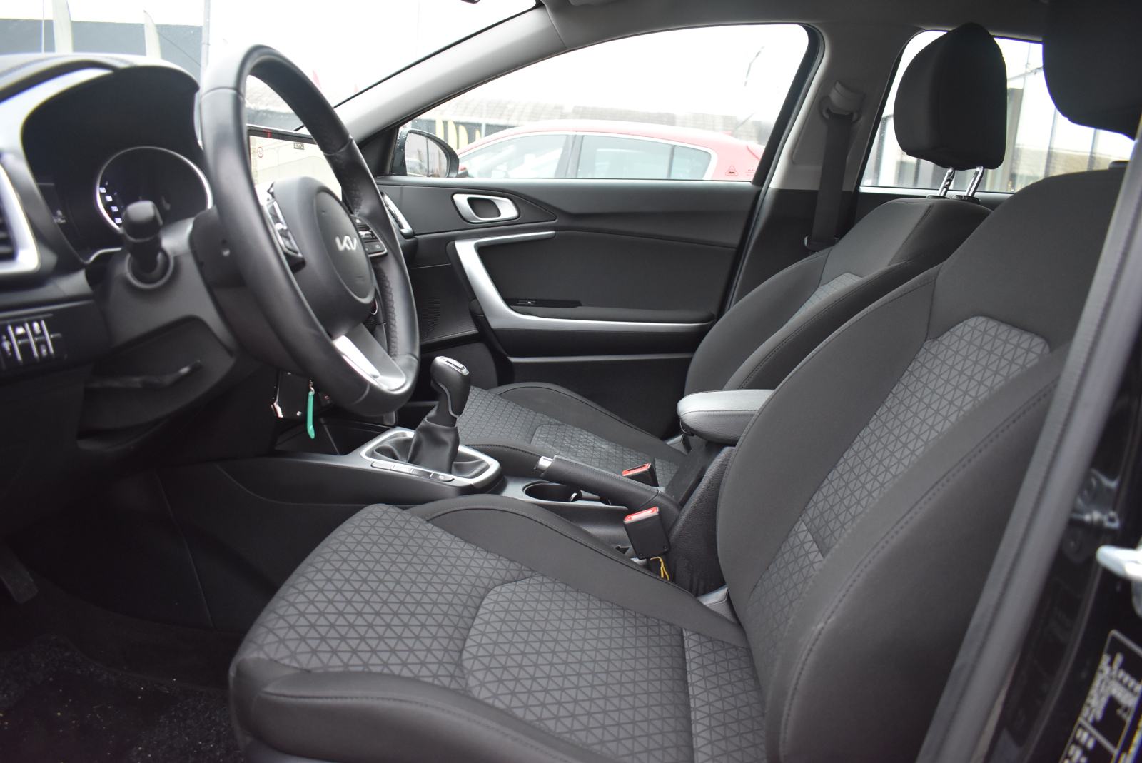 Kia Ceed (cee'd) 1,0 T-GDI LP ISG LX CHAMPION+ M/T MRV, fotografija 11