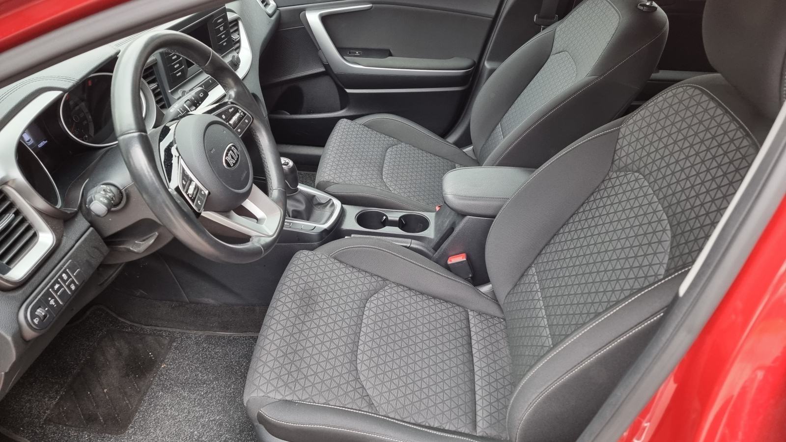 Kia Ceed (cee'd) 1,0 T-GDI URBAN “1. vlasnik”Nije uvoz”51.000 km”, fotografija 5