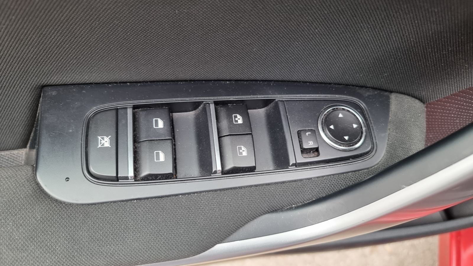Kia Ceed (cee'd) 1,0 T-GDI URBAN “1. vlasnik”Nije uvoz”51.000 km”, fotografija 13