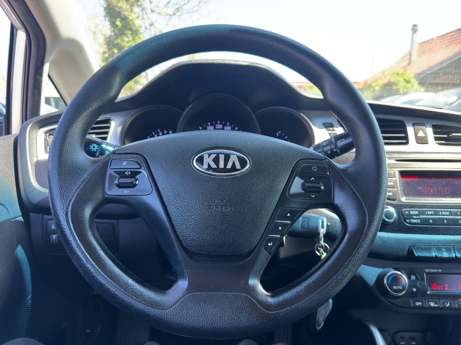 Kia Ceed (cee'd) 1,4 LX eco, fotografija 10