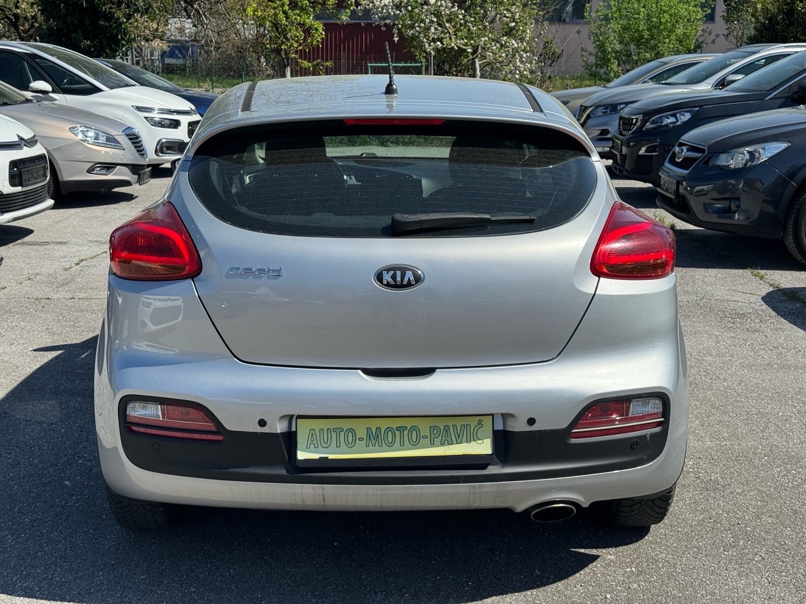 Kia Ceed (cee'd) 1,4 LX eco, fotografija 6