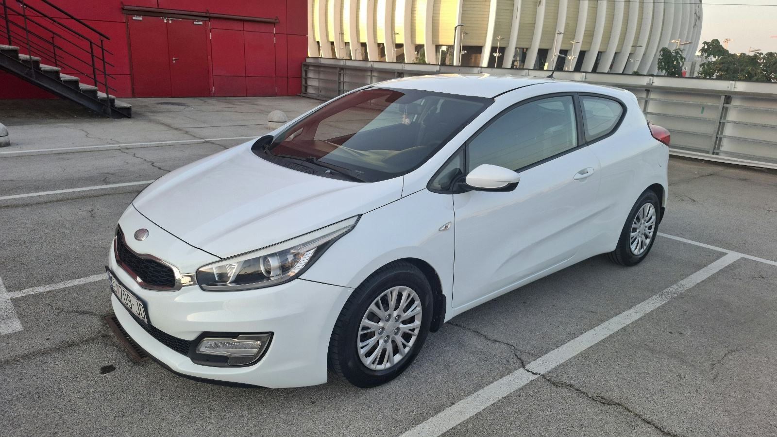 Kia Ceed (cee'd) 1,4 CRDi LX, fotografija 6