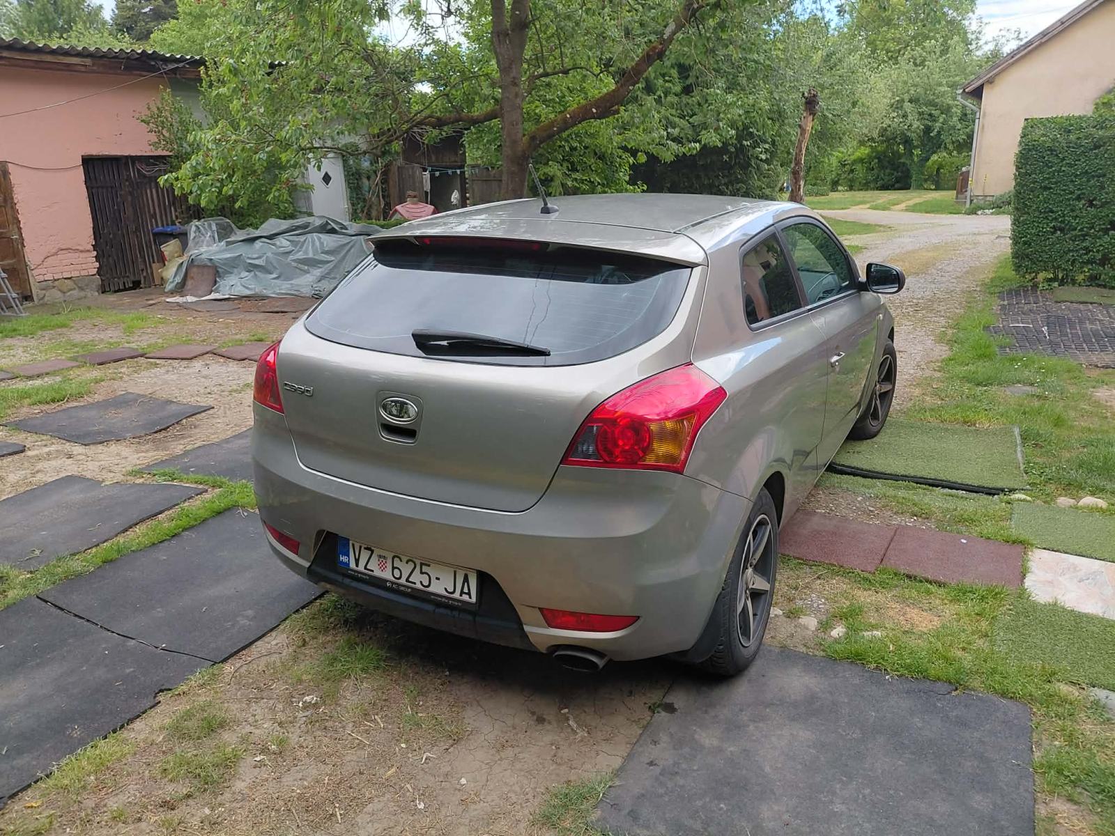 Kia Ceed (cee'd) 1.4 CVVT LX 2011., fotografija 2