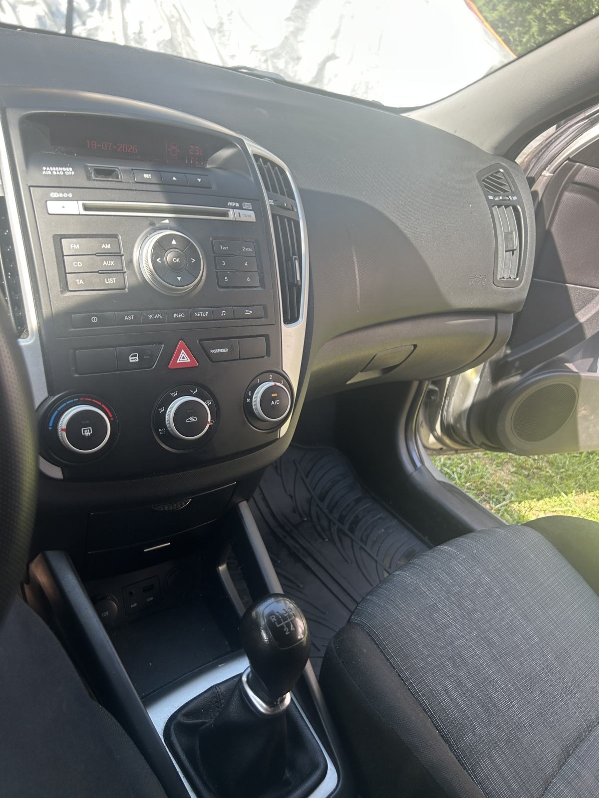 Kia Ceed (cee'd) 1.4 CVVT LX 2011., fotografija 9