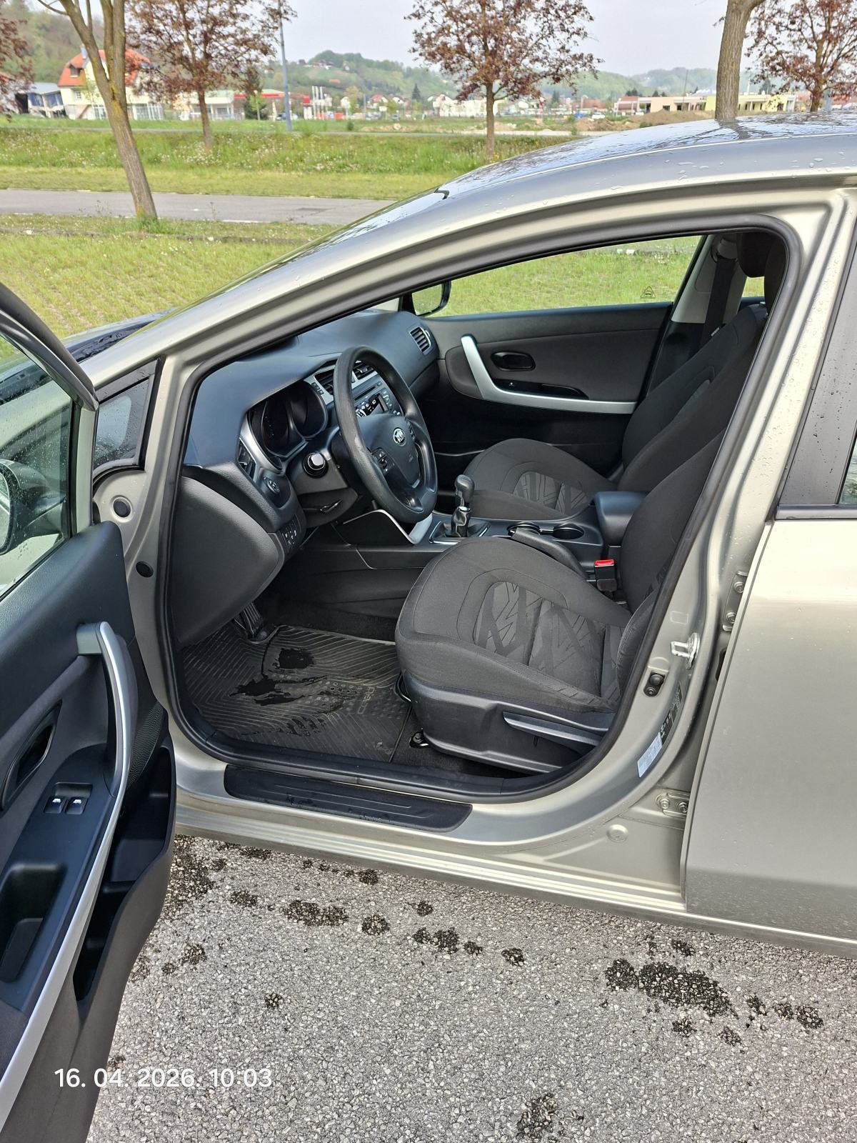 Kia Ceed (cee'd) 1.4 CVVT reg. 25/03/2027, fotografija 5