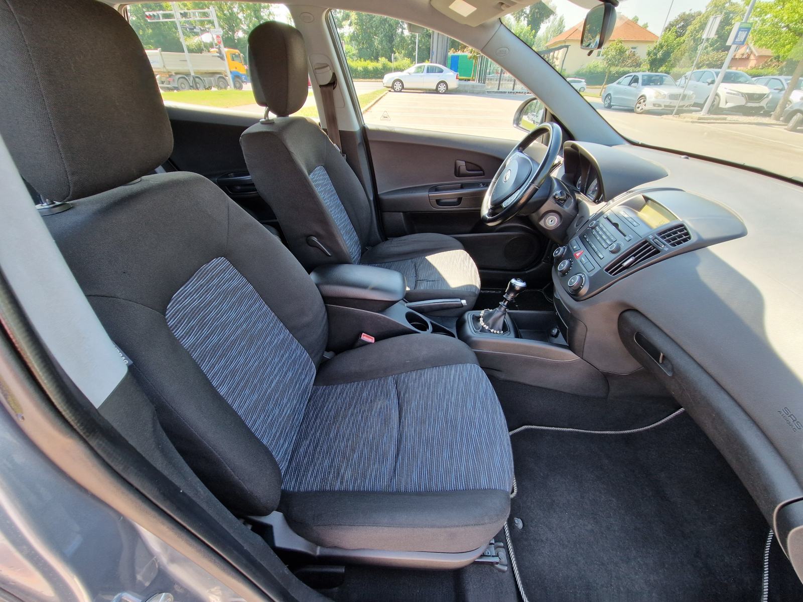 Kia Ceed (cee'd) 1,4 LX, fotografija 5