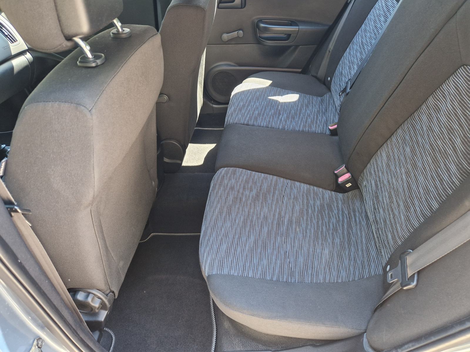 Kia Ceed (cee'd) 1,4 LX, fotografija 8
