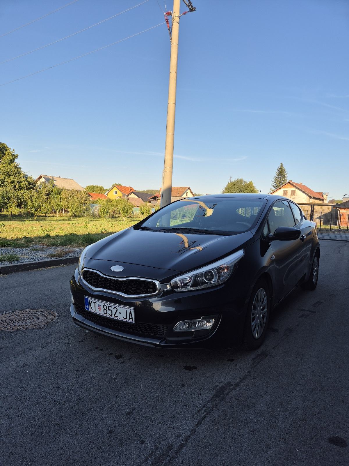 Kia Ceed (cee'd) Hitno!!, pogled izvana - slika 1