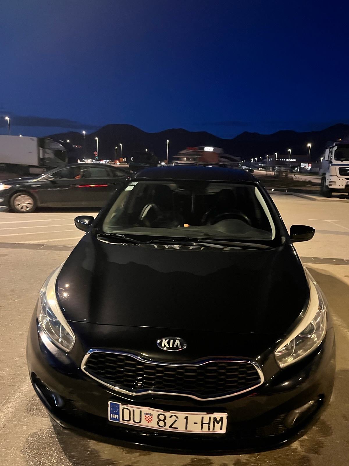 Kia Ceed (cee'd) 1,6 CRDi EX Alu, fotografija 9