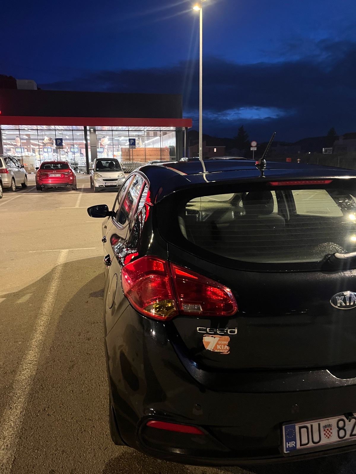 Kia Ceed (cee'd) 1,6 CRDi EX Alu, fotografija 11