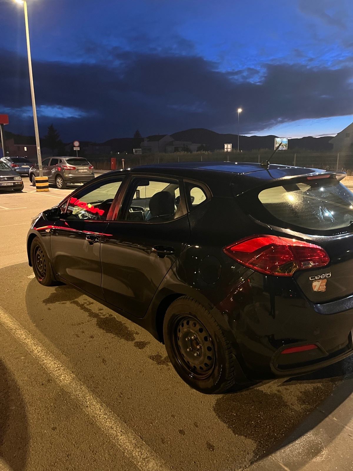 Kia Ceed (cee'd) 1,6 CRDi EX Alu, fotografija 12