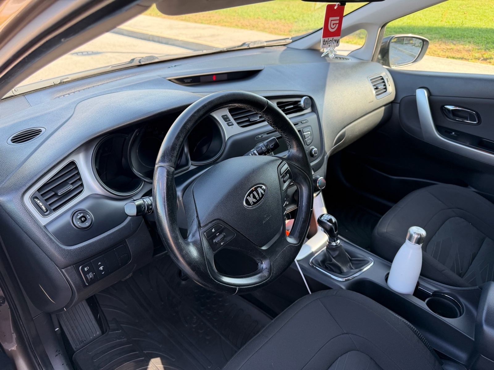 Kia Ceed (cee'd) 1,6 CRDi EX, fotografija 13