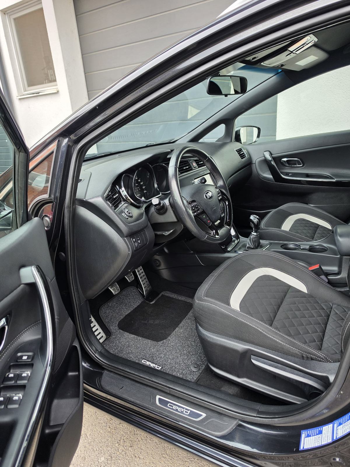 Kia Ceed (cee'd) 1,6 CRDi GT LINE, fotografija 8