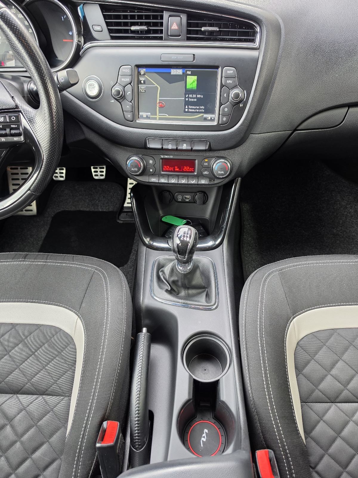 Kia Ceed (cee'd) 1,6 CRDi GT LINE, fotografija 11