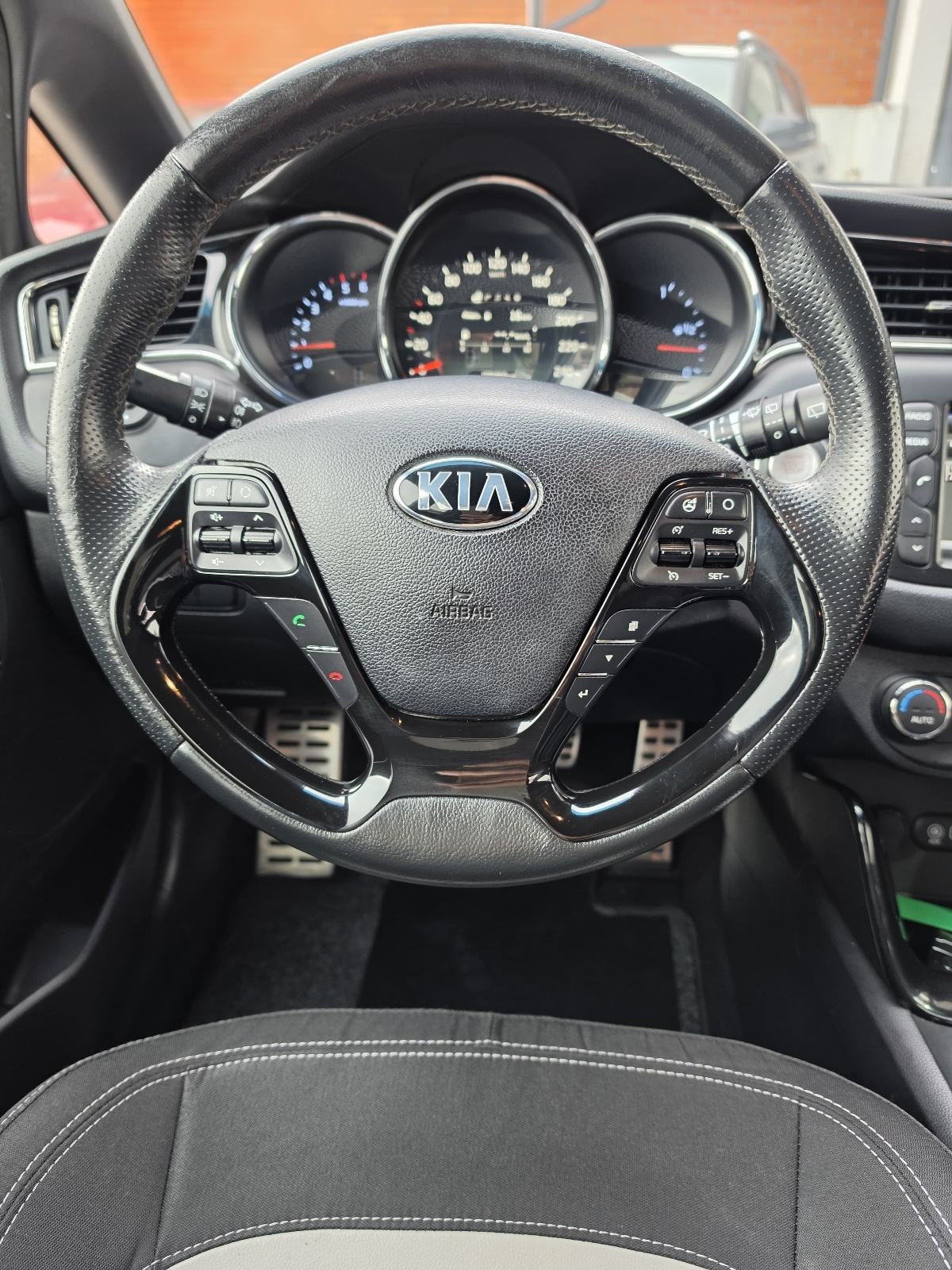 Kia Ceed (cee'd) 1,6 CRDi GT LINE, fotografija 15