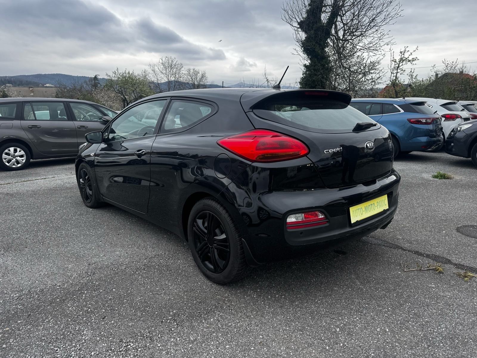Kia Ceed (cee'd) 1,6 CRDi LX Alu eco, fotografija 7