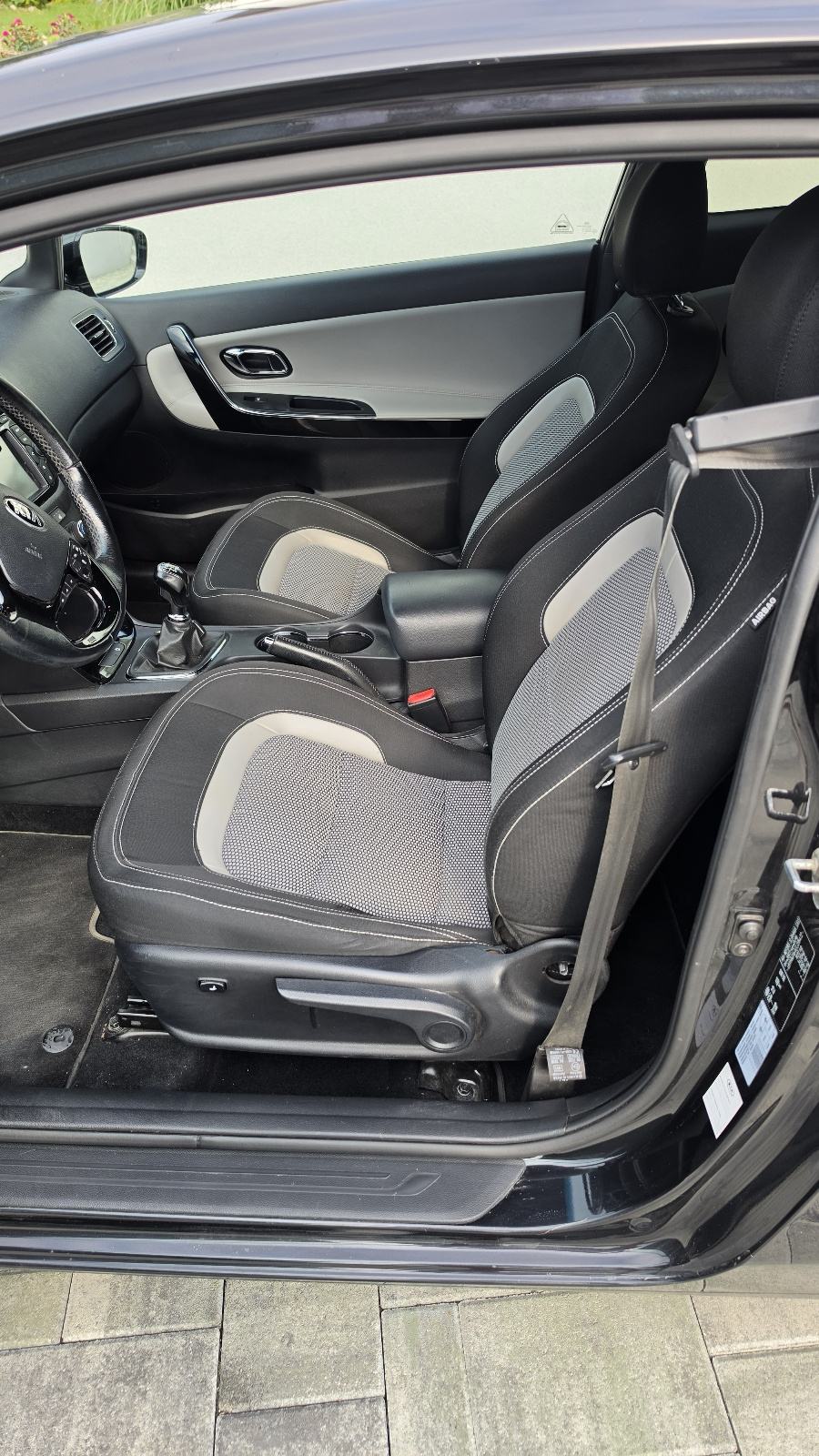 Kia Ceed (cee'd) 1,6 CRDi LX Alu, fotografija 7