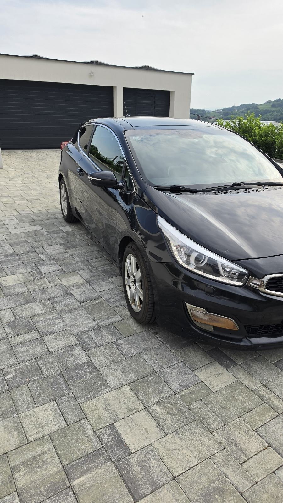 Kia Ceed (cee'd) 1,6 CRDi LX Alu, fotografija 3