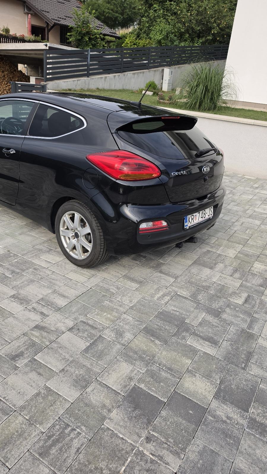 Kia Ceed (cee'd) 1,6 CRDi LX Alu, fotografija 4