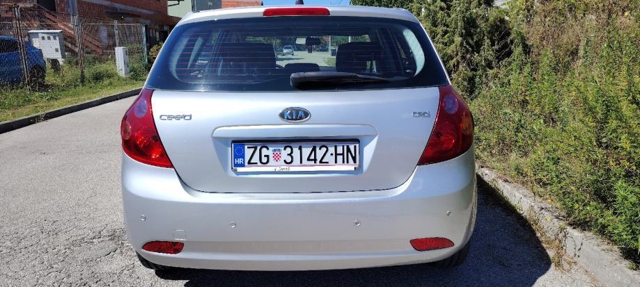 Kia Ceed (cee'd) 1,6 CRDi LX, fotografija 5