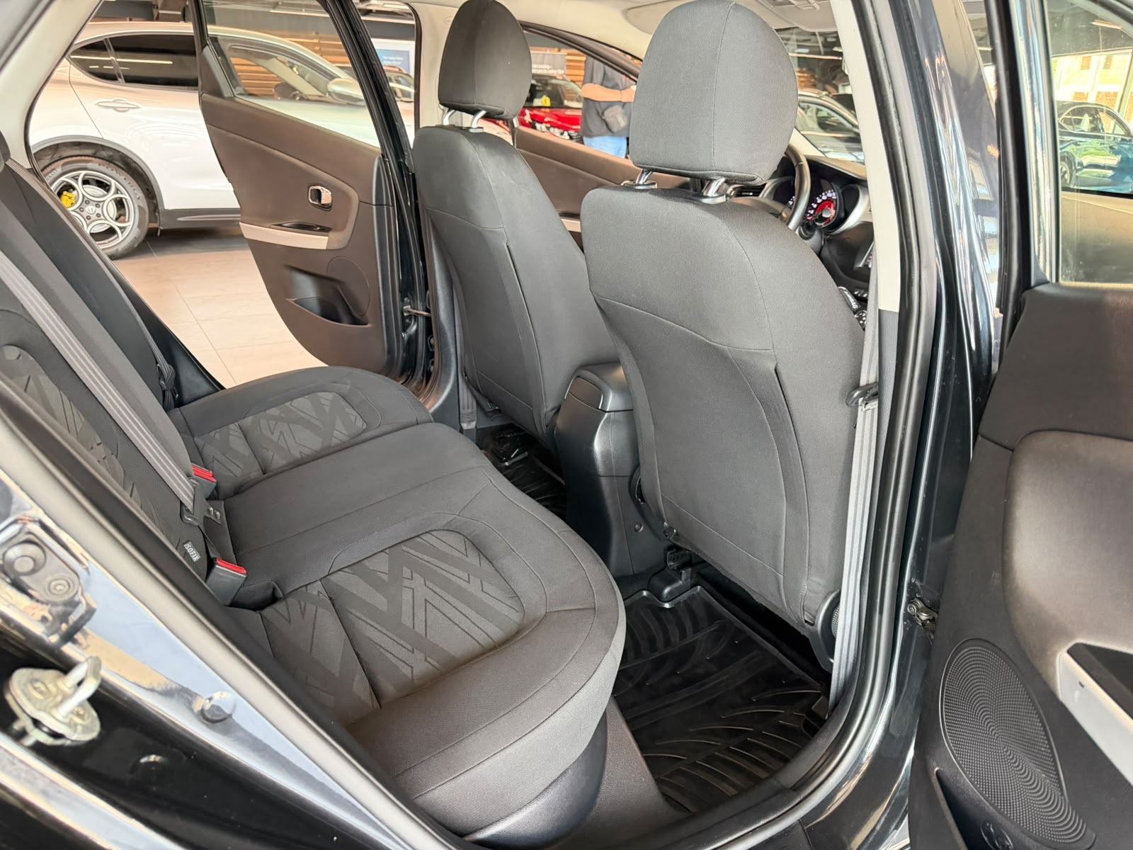 Kia Ceed SW 1,6 CRDi • NAVI • ALU16" • KLIMA • AUTOKREDIT, fotografija 20