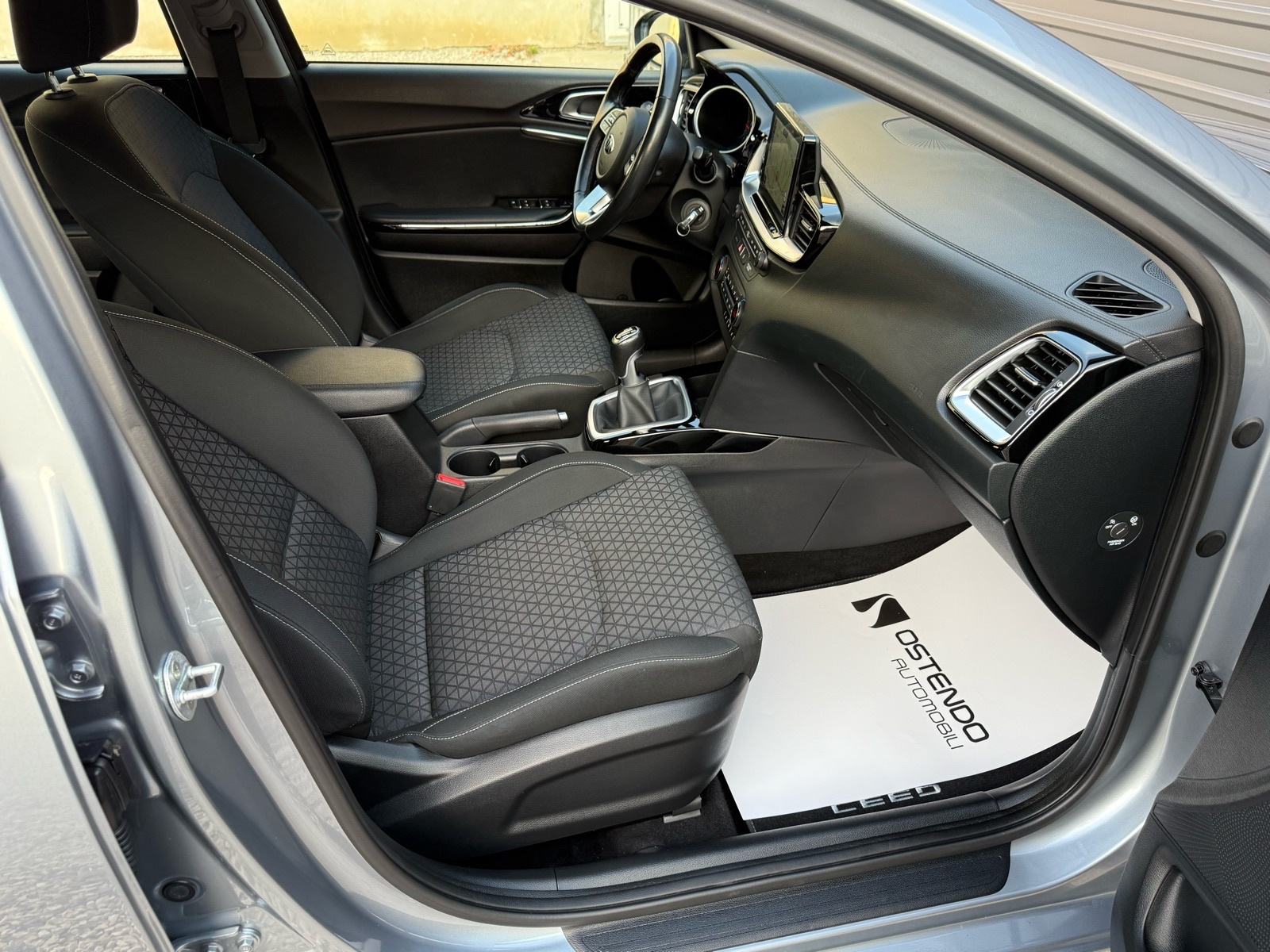 Kia Ceed (cee'd) 1,6 CRDi, fotografija 5