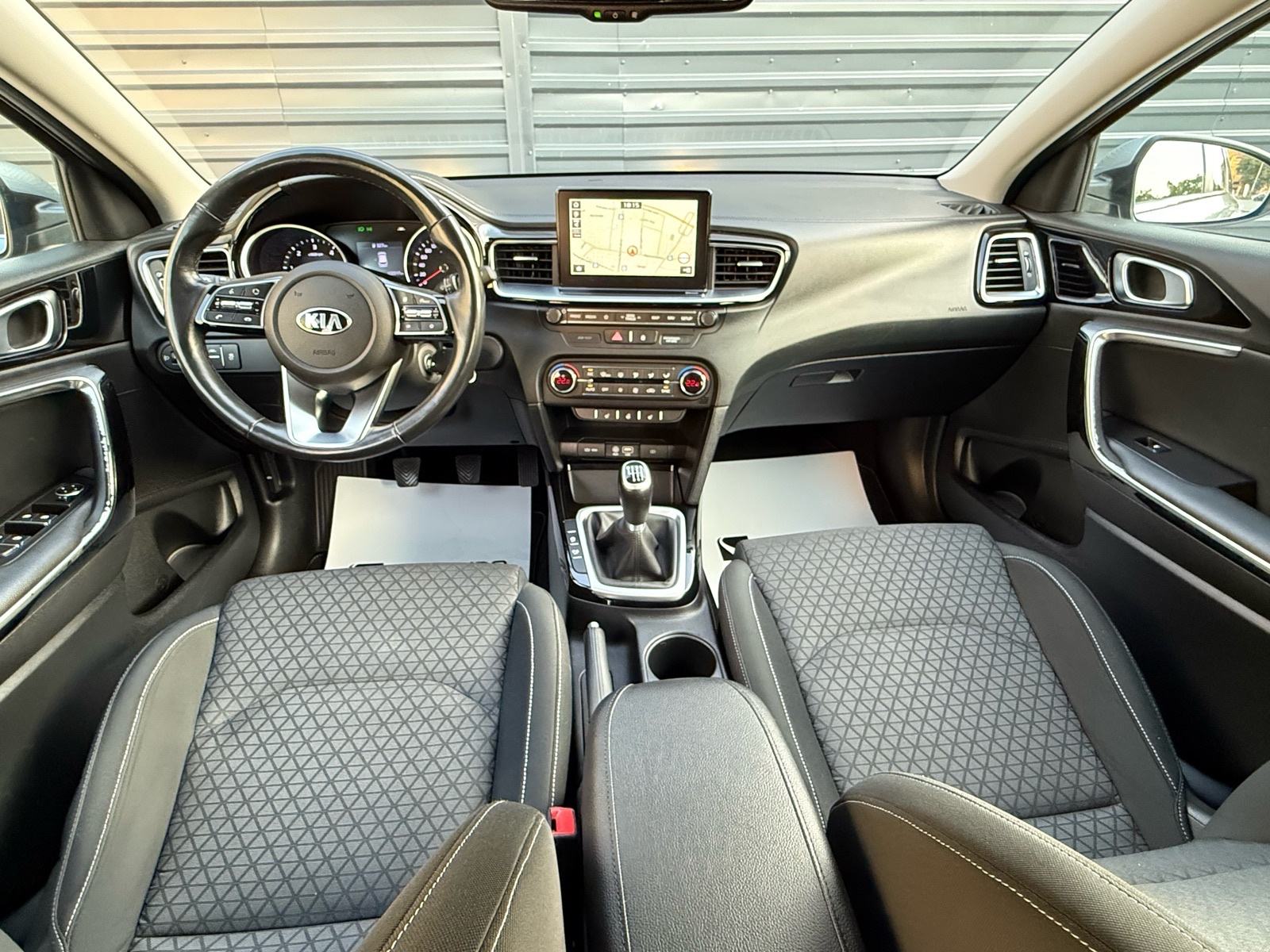 Kia Ceed (cee'd) 1,6 CRDi, fotografija 17